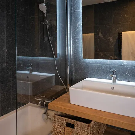 Exclusive Apt With Terrace And View Pool And Parking With 2bd For 5p - Megeve